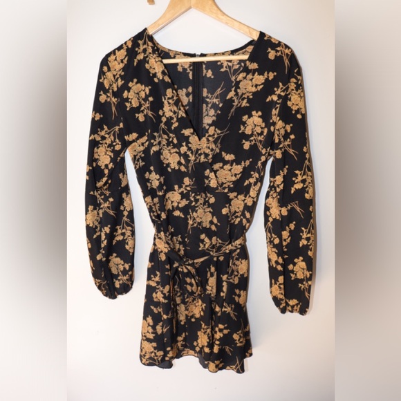 VIXEN Long Sleeve Dress with Tie - Picture 2 of 10